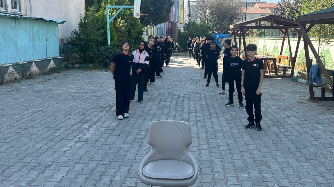 Yüz yüze 100 çocuk oyunu projesi kapsamında Koş Otur Kazan oyunu